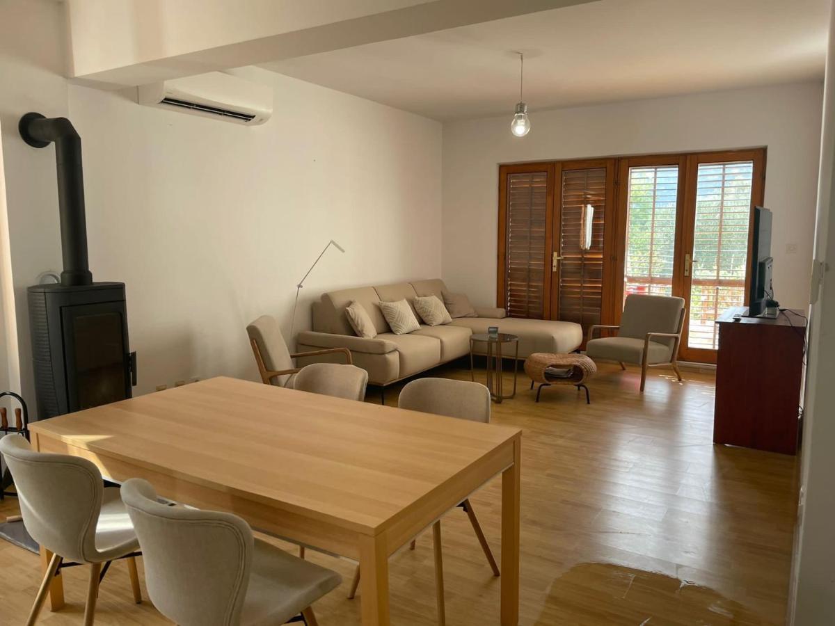 Six Bedroom Holiday Home Matea Ploce  Buitenkant foto