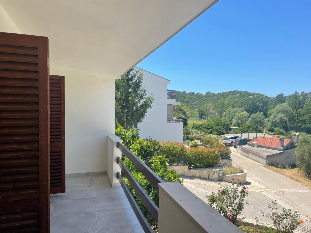 Six Bedroom Holiday Home Matea Ploce  Buitenkant foto